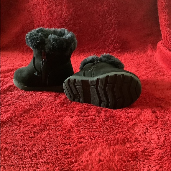Cat & Jack faux fur lined baby/toddler boots - Picture 6 of 6